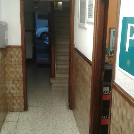 Pensión Alvarez 2*